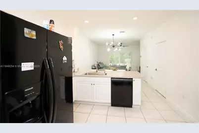 2820 NW 180th St, Miami Gardens, FL 33056 - Photo 8