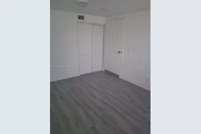 400 NE 161st St #1, Miami, FL 33162 - Photo 16