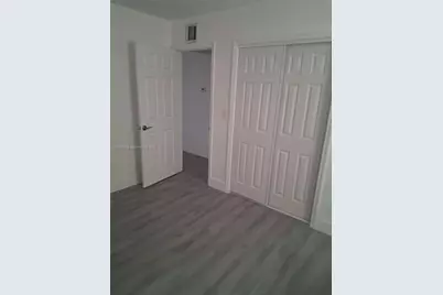 400 NE 161st St #1, Miami, FL 33162 - Photo 4