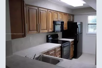 7777 Grande St, Sunrise, FL 33351 - Photo 6