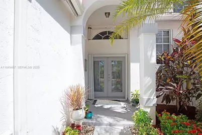 2613 Oakbrook Dr, Weston, FL 33332 - Photo 10