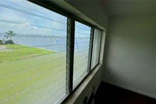 7921 East Dr, North Bay Village, FL 33141 - Photo 14