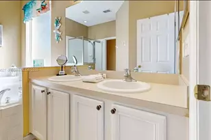 4690 Golden Beach Ct, Kissimmee, FL 34746 - Photo 20