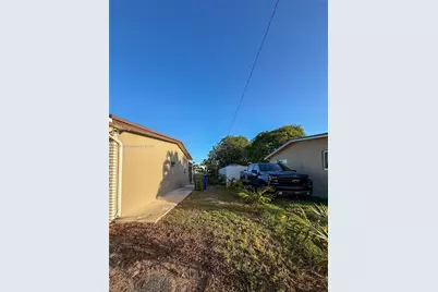 7320 NW 2nd St, Pembroke Pines, FL 33024 - Photo 4