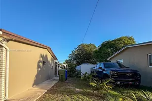 7320 NW 2nd St, Pembroke Pines, FL 33024 - Photo 4