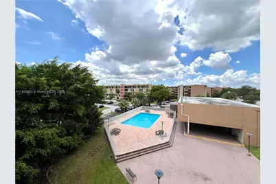 9120 Fontainebleau Blvd #404, Miami, FL 33172 - Photo 12