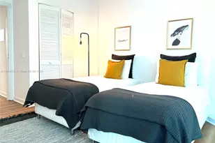 300 S Biscayne Blvd, Miami, FL 33131 - Photo 12