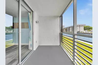 3600 NE 170th St #102, North Miami Beach, FL 33160 - Photo 32