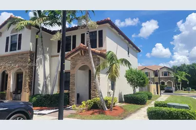 3223 SE 4th Ct, Homestead, FL 33033 - Photo 2