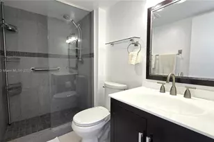 3731 N Country Club Dr, Aventura, FL 33180 - Photo 22