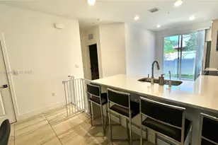 181 SW 170th Ave, Pembroke Pines, FL 33027 - Photo 8