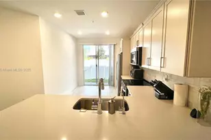 181 SW 170th Ave, Pembroke Pines, FL 33027 - Photo 10