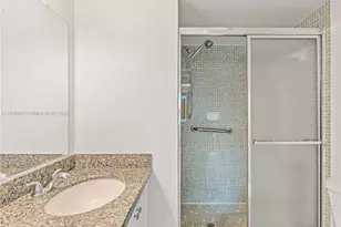 9460 Sunrise Lakes Blvd, Sunrise, FL 33322 - Photo 16