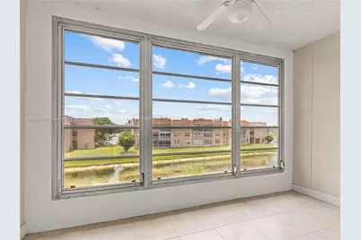 9460 Sunrise Lakes Blvd #309, Sunrise, FL 33322 - Photo 12