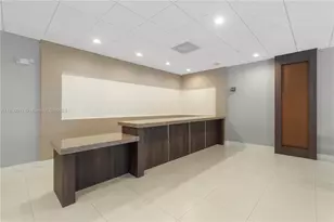 3675 N Country Club Dr, Aventura, FL 33180 - Photo 20