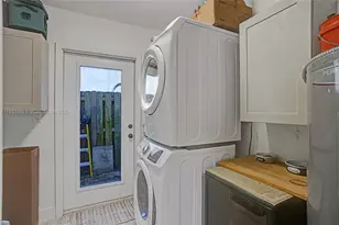 278 NE 116th St, Miami, FL 33161 - Photo 10