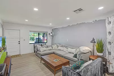 278 NE 116th St, Miami, FL 33161 - Photo 16