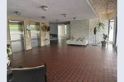 9682 Fontainebleau Blvd #401, Miami, FL 33172 - Photo 8