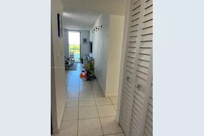 9682 Fontainebleau Blvd #401, Miami, FL 33172 - Photo 12