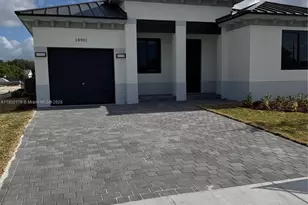 18901 SW 316th Ter, Homestead, FL 33030 - Photo 4