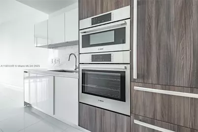 851 NE 1st Ave #2100, Miami, FL 33132 - Photo 4