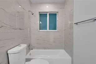 255 NE 164th St, Miami, FL 33162 - Photo 10
