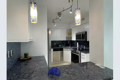 5151 Collins Ave. #825, Miami Beach, FL 33140 - Photo 8