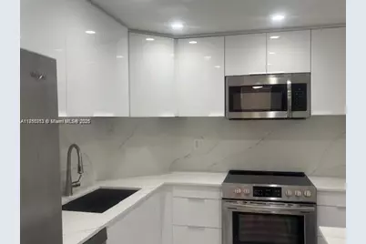 300 Bayview Dr #509, Sunny Isles Beach, FL 33160 - Photo 6