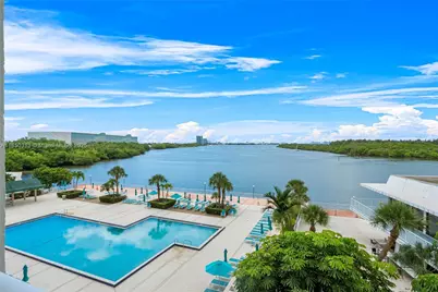 300 Bayview Dr #509, Sunny Isles Beach, FL 33160 - Photo 2