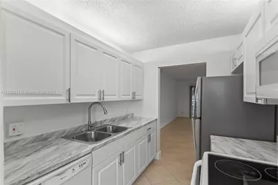1400 SW 124th Ter #109Q, Pembroke Pines, FL 33027 - Photo 22