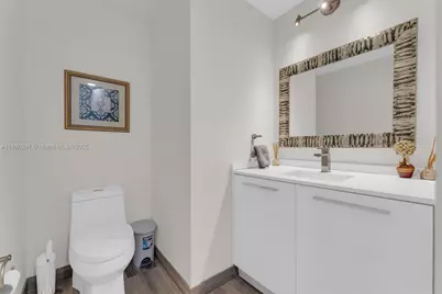 1300 Brickell Bay Dr #2511, Miami, FL 33131 - Photo 16