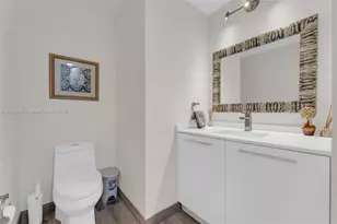 1300 Brickell Bay Dr, Miami, FL 33131 - Photo 16