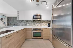 1300 Brickell Bay Dr, Miami, FL 33131 - Photo 4