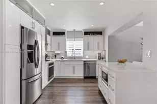 525 Lakeview Dr, Miami Beach, FL 33140 - Photo 16