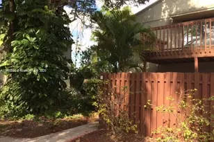 17 Crossings Cir, Boynton Beach, FL 33435 - Photo 2