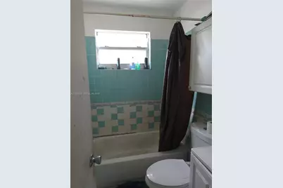 163 NW 18th Ct, Miami, FL 33125 - Photo 4