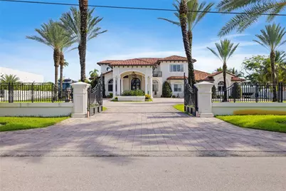 9861 NW 135th St, Hialeah Gardens, FL 33018 - Photo 2