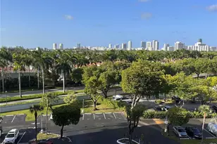 20500 W Country Club Dr, Aventura, FL 33180 - Photo 16