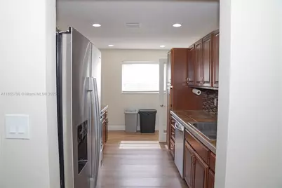 2405 NW 54th St, Tamarac, FL 33309 - Photo 8