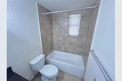 2880 Pine Tree Dr #17, Miami Beach, FL 33140 - Photo 8