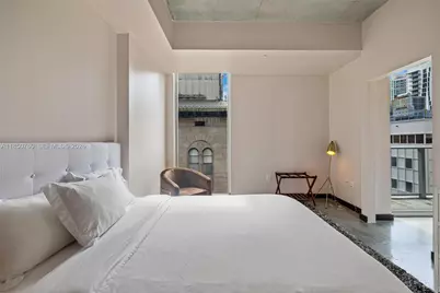 151 SE 1st St #401, Miami, FL 33131 - Photo 16