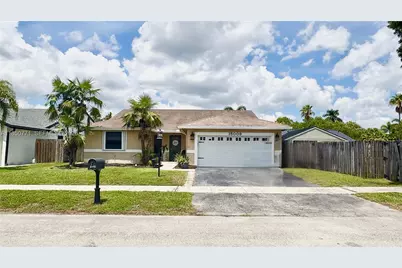 15009 SW 13th Pl, Sunrise, FL 33326 - Photo 2