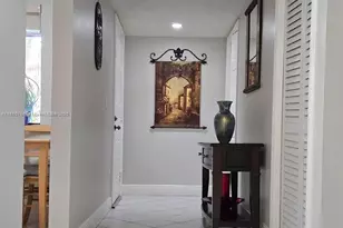 302 Lakeview Dr, Weston, FL 33326 - Photo 1