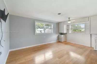 110 E Windsor Rd E, Jupiter, FL 33469 - Photo 22