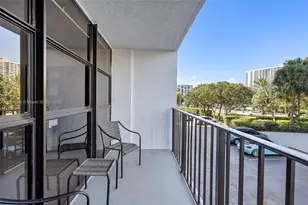 600 Parkview Dr, Hallandale Beach, FL 33009 - Photo 22