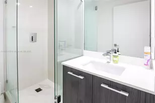 55 SW 9th St, Miami, FL 33130 - Photo 32