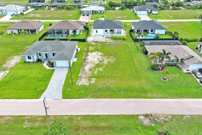 1025 NW 35th Place, Cape Coral, FL 33993 - Photo 10