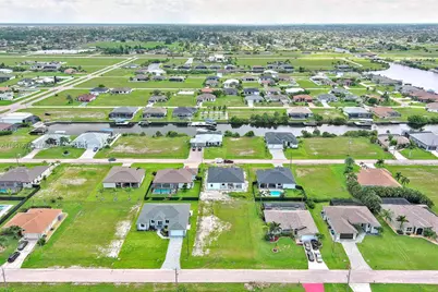 1025 NW 35th Place, Cape Coral, FL 33993 - Photo 18