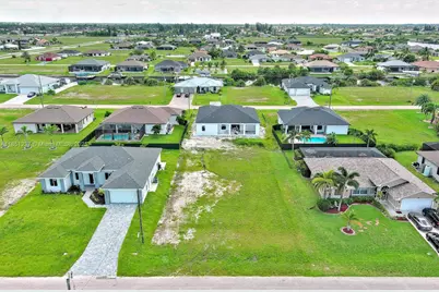 1025 NW 35th Place, Cape Coral, FL 33993 - Photo 12