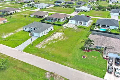 1025 NW 35th Place, Cape Coral, FL 33993 - Photo 14